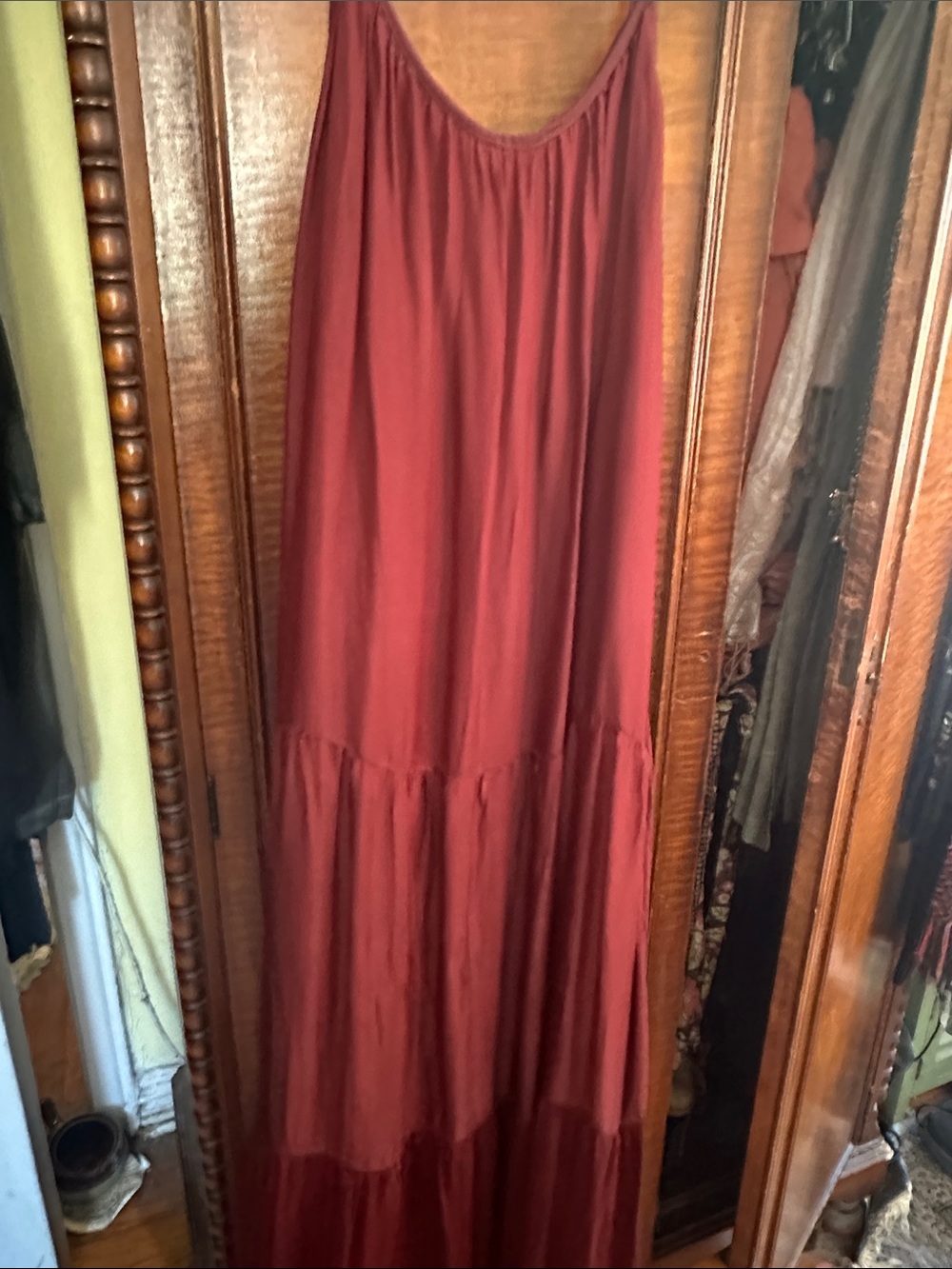 Women’s Flowy Burgundy Maxi Dress
